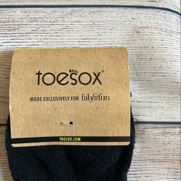 NWT black Toesox - Picture 4 of 8